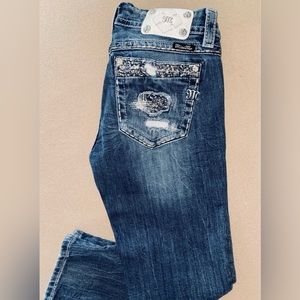 Miss Me Signature Crop Jean